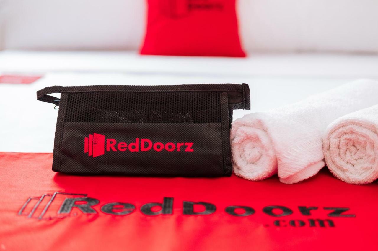 Reddoorz Plus @ Silk Residences Sta. Mesa Monthly Stay Manila Exterior photo